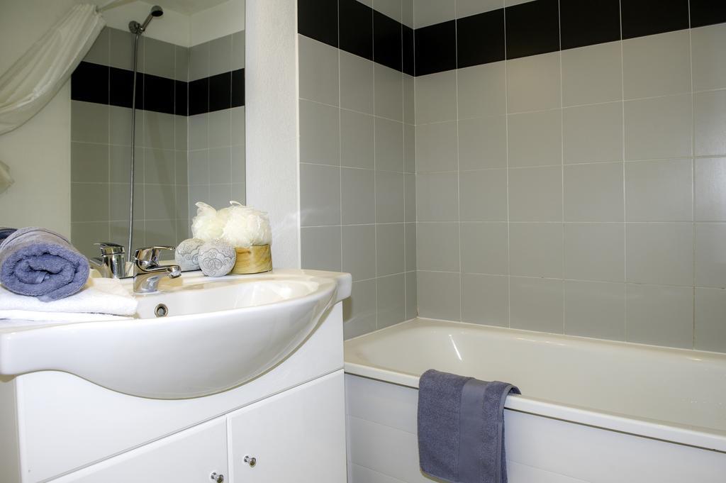 Appartea Golf Side Aparthotel Biot Room photo